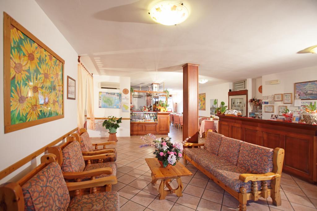 Tris Hotel