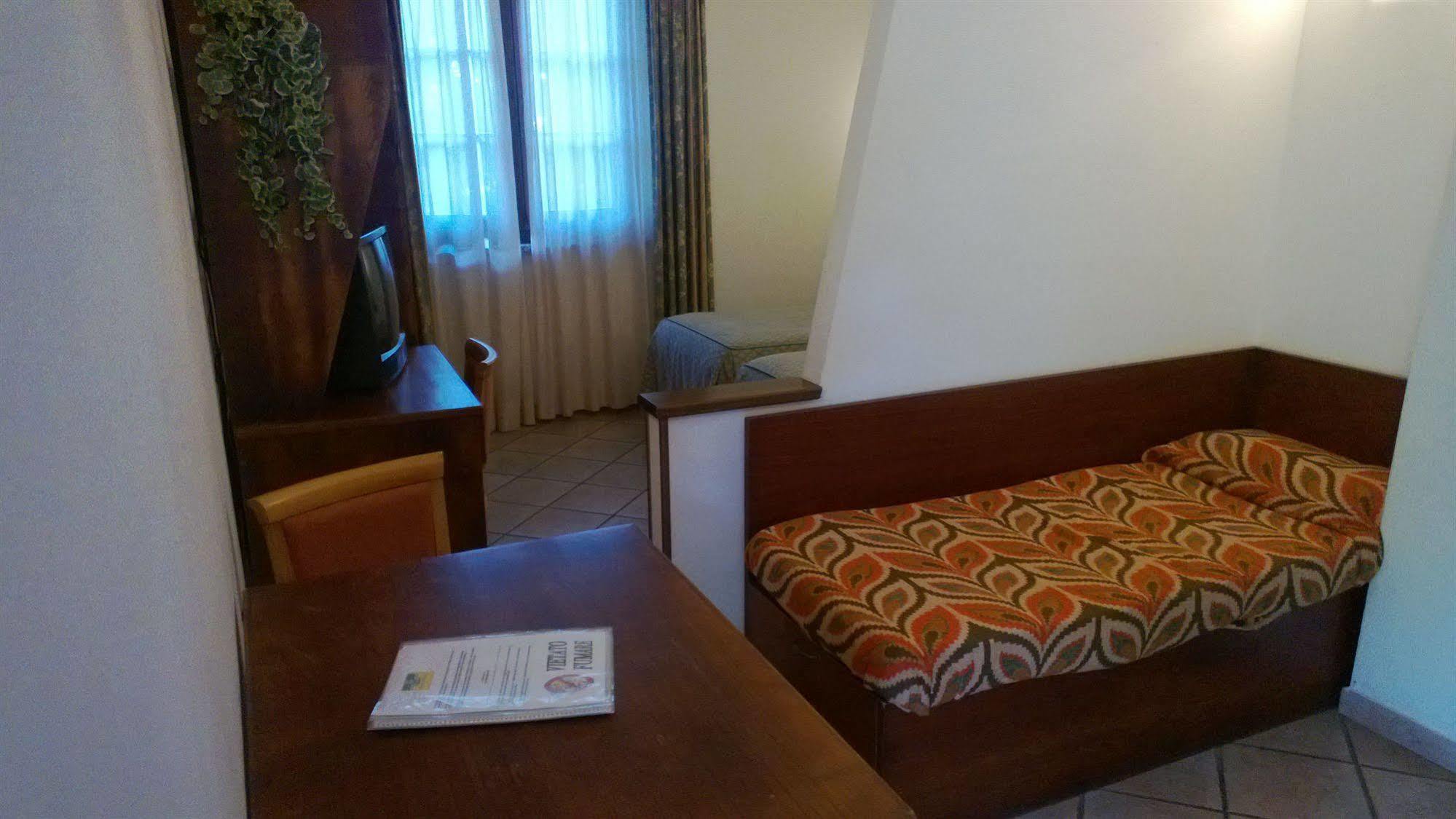 Tris Hotel 3*